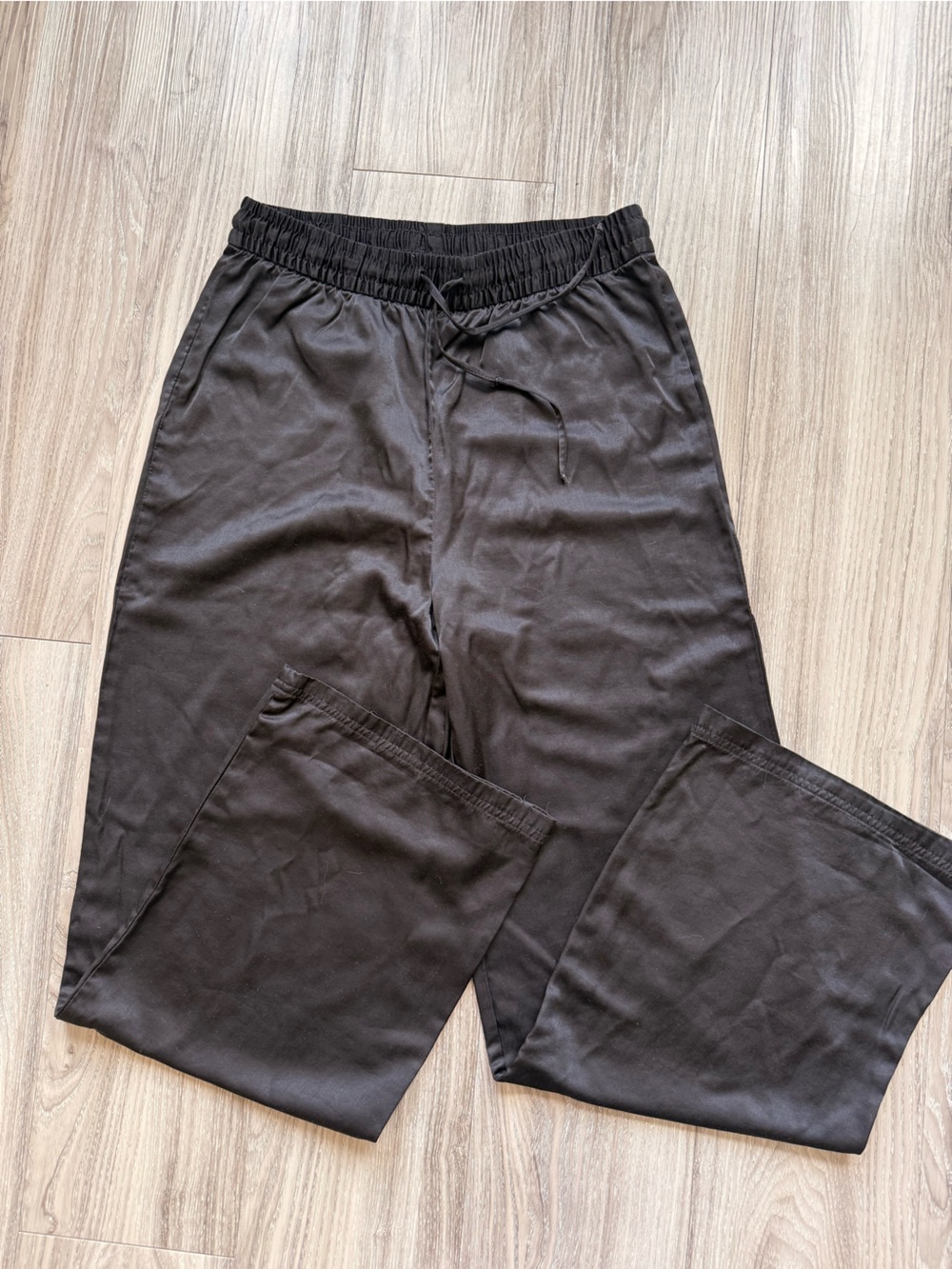 Women's Black Elastic-Waist Wide-Leg Trousers